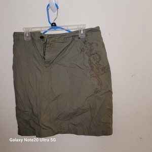 Sonoma Life & Style Woman's Skort W/ Embroidery Olive green